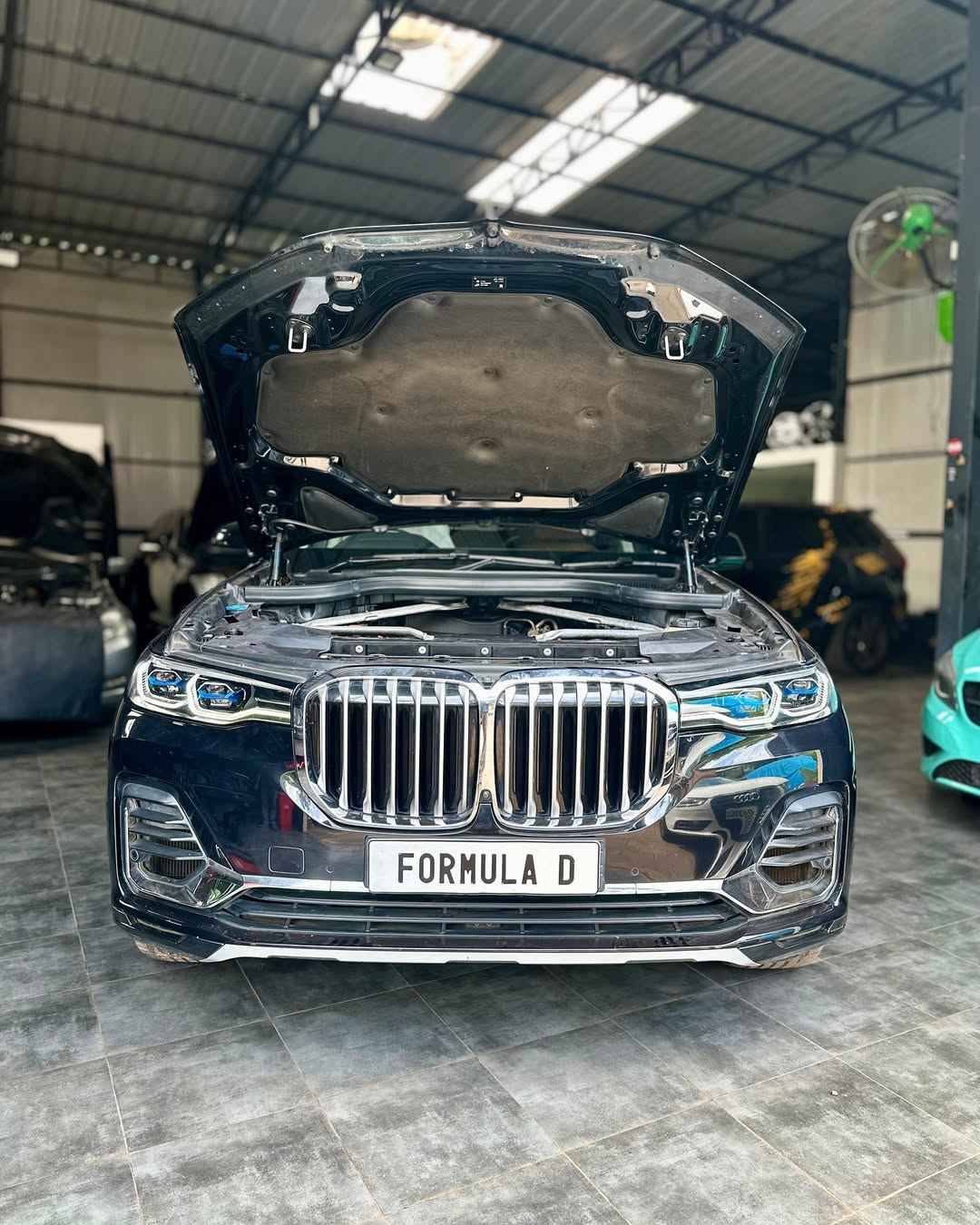 BMW X7 G07 just out of its warranty – came in for periodic service along with issues like a weak (1)
