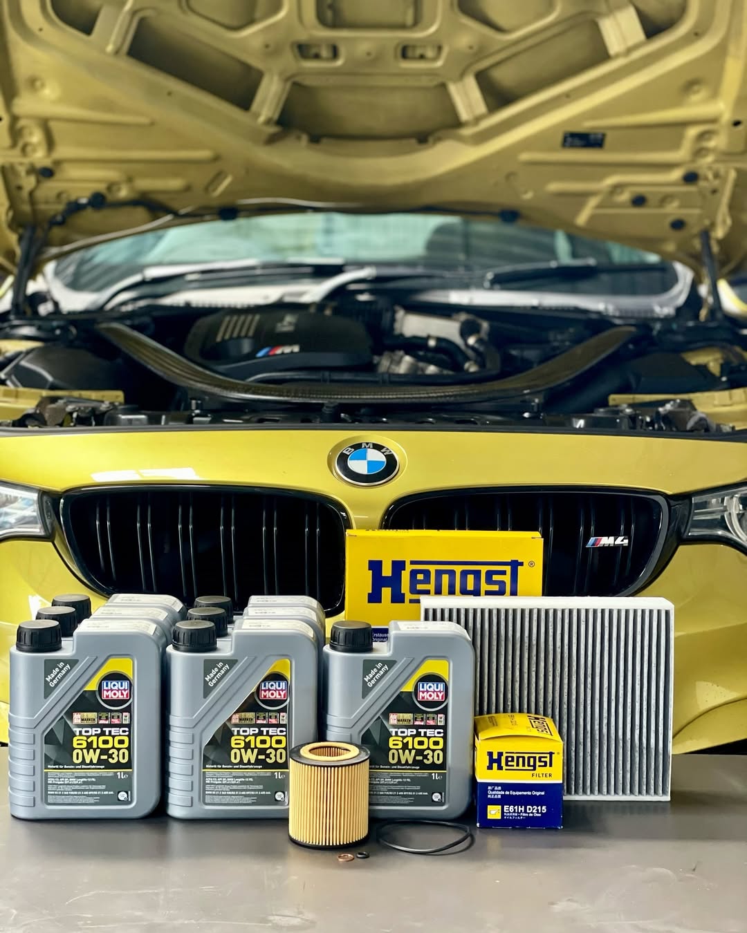 BMW f82 M4 in for annual service...#bimmer #bmw #m #bmwm #f82m4 #s55bmw #service #inline6 #twint (2)