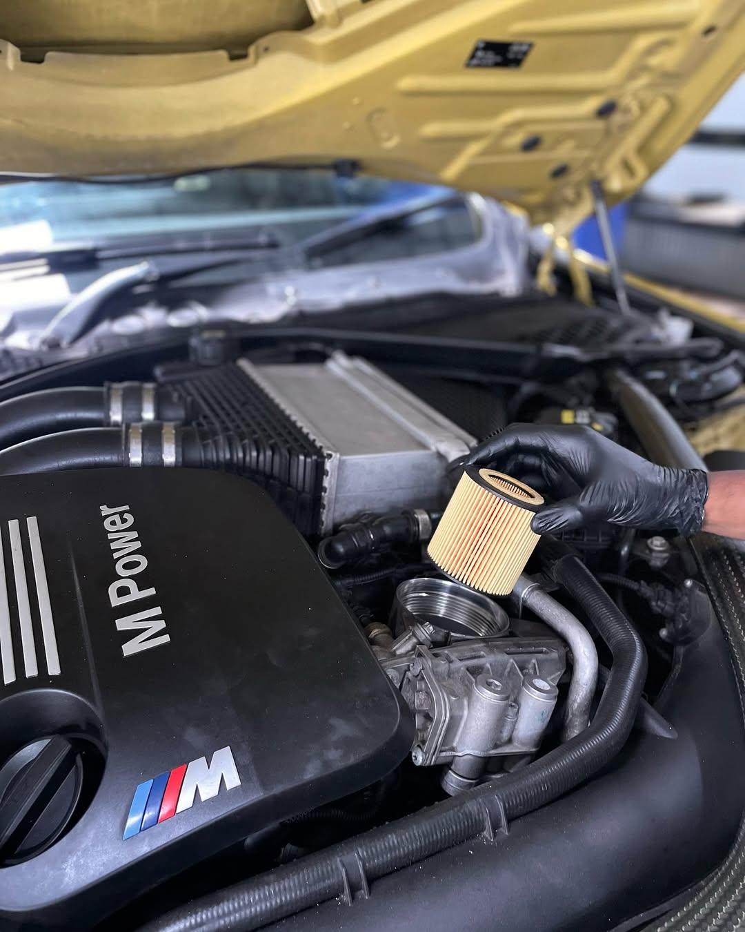 BMW f82 M4 in for annual service...#bimmer #bmw #m #bmwm #f82m4 #s55bmw #service #inline6 #twint (3)