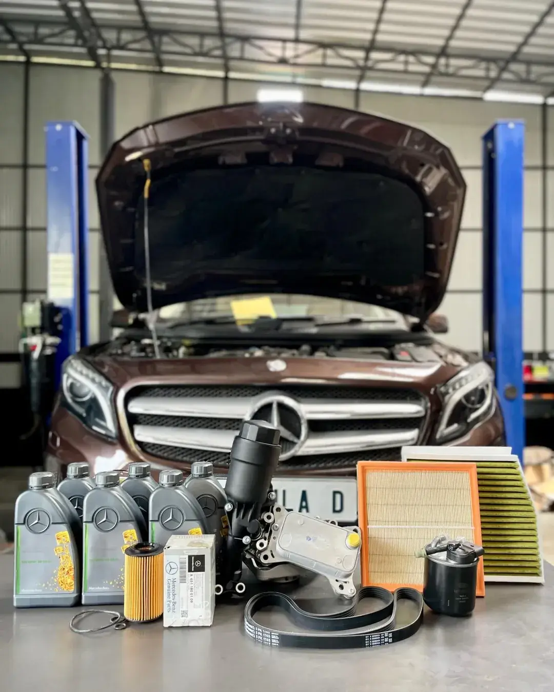 Mercedes Benz GLA 200 (70k km) in with oil leaks and suspension noise also doing it’s periodic